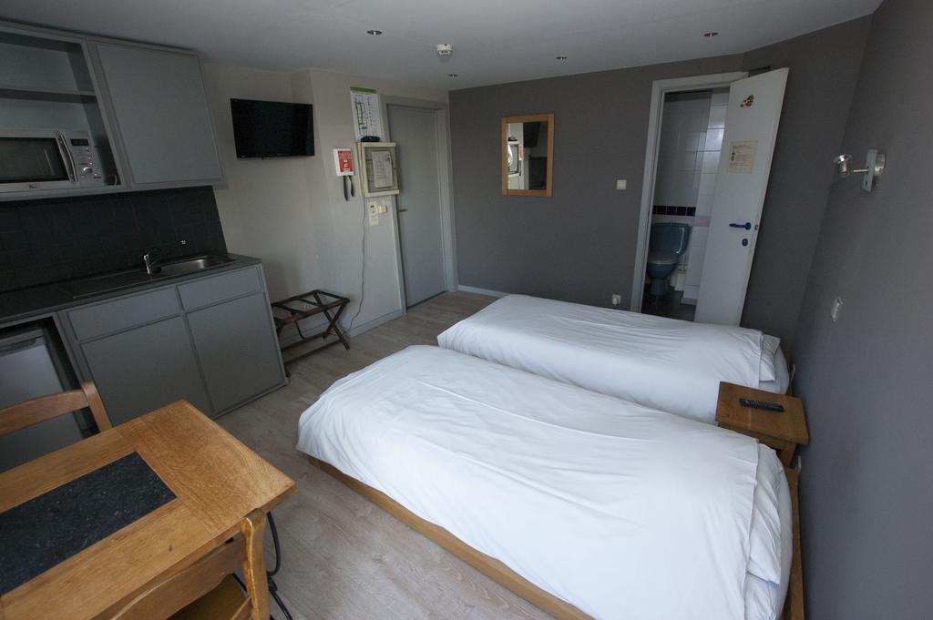 Hotel Piano 2 - Mont-St-Guibert - Louvain-La-Neuve Corbais 客房 照片